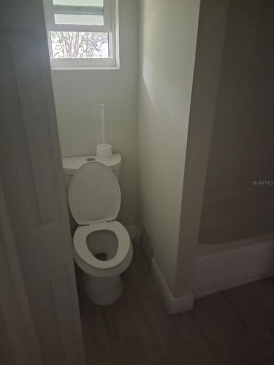 Activo con contrato: $1,500 (2 camas, 1 baños, 1000 Pies cuadrados)