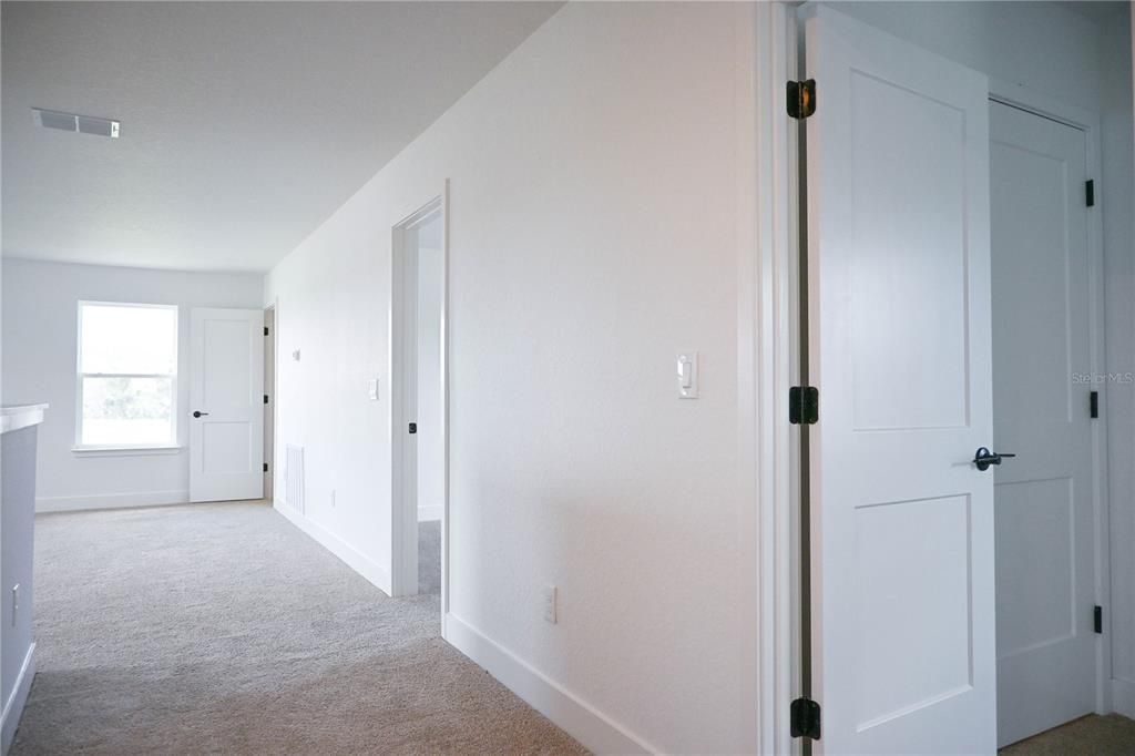 Activo con contrato: $363,950 (5 camas, 3 baños, 2705 Pies cuadrados)