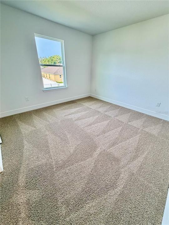 Activo con contrato: $363,950 (5 camas, 3 baños, 2705 Pies cuadrados)