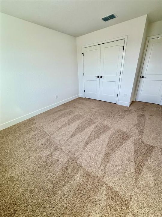Activo con contrato: $363,950 (5 camas, 3 baños, 2705 Pies cuadrados)