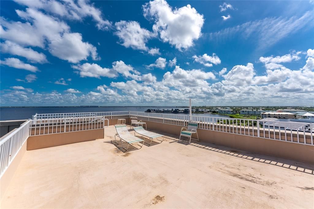 En Venta: $349,900 (2 camas, 2 baños, 1048 Pies cuadrados)