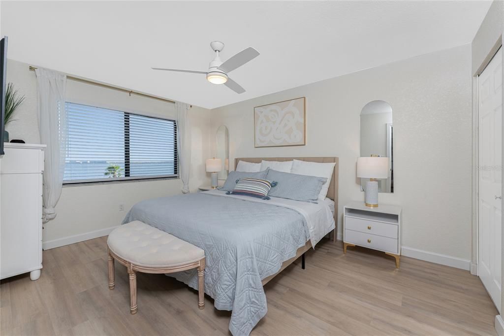En Venta: $349,900 (2 camas, 2 baños, 1048 Pies cuadrados)