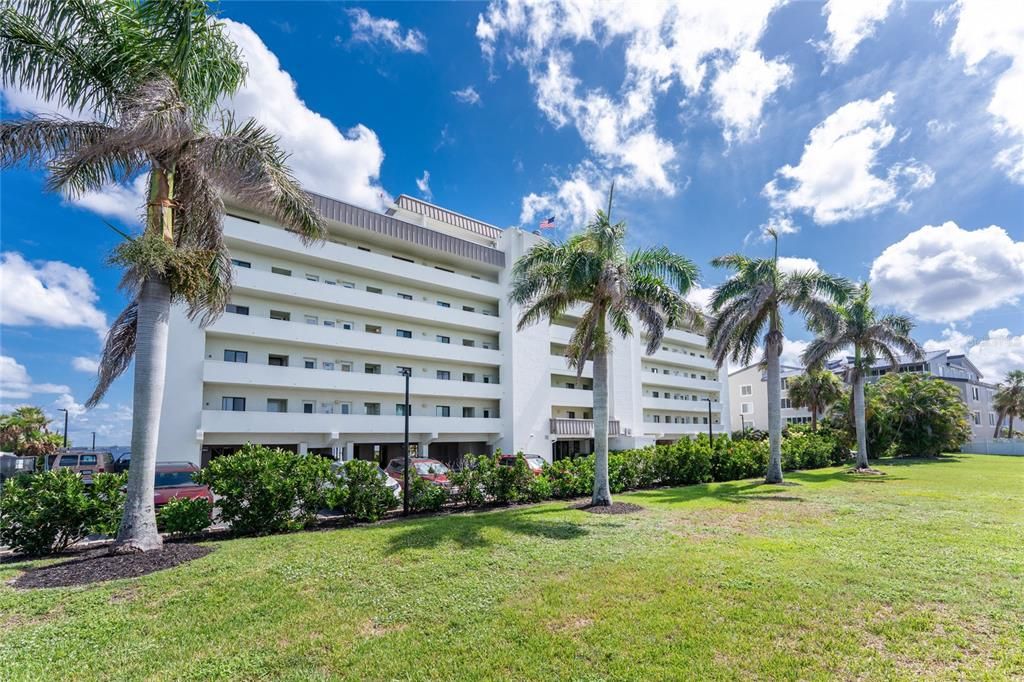 En Venta: $349,900 (2 camas, 2 baños, 1048 Pies cuadrados)
