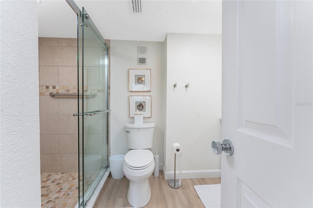 En Venta: $349,900 (2 camas, 2 baños, 1048 Pies cuadrados)