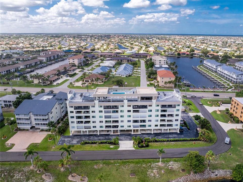 En Venta: $349,900 (2 camas, 2 baños, 1048 Pies cuadrados)