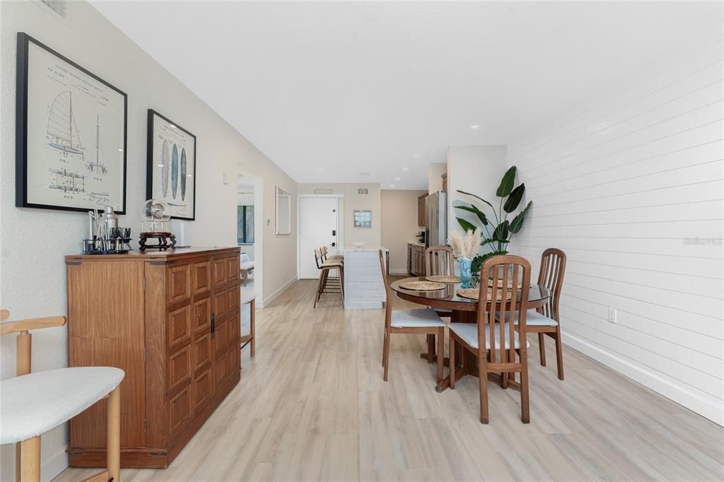 En Venta: $349,900 (2 camas, 2 baños, 1048 Pies cuadrados)