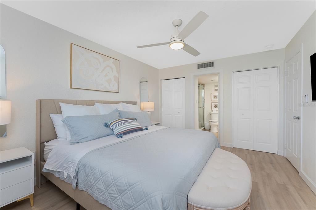 En Venta: $349,900 (2 camas, 2 baños, 1048 Pies cuadrados)