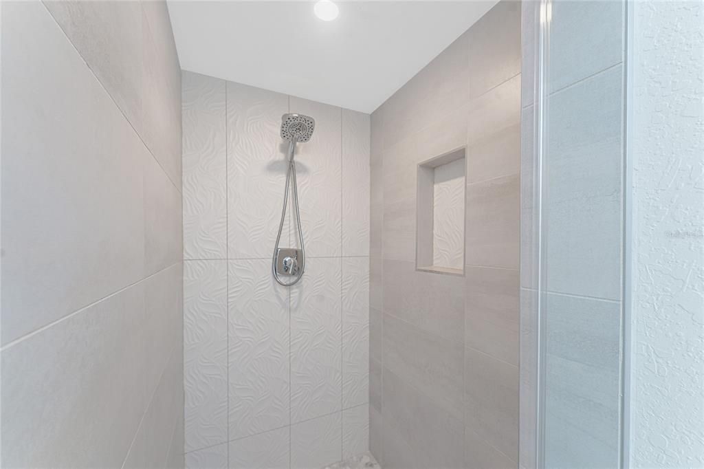 En Venta: $349,900 (2 camas, 2 baños, 1048 Pies cuadrados)