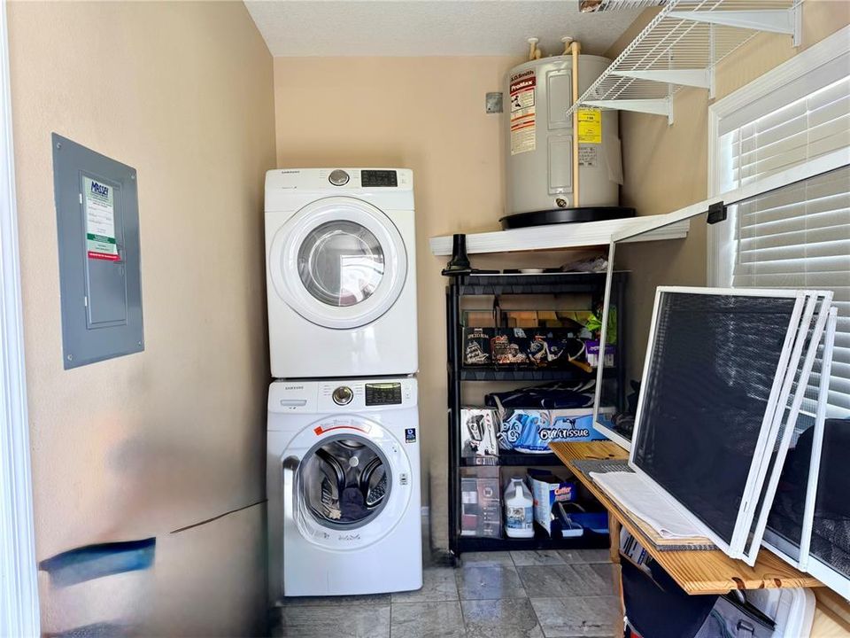 На продажу: $209,900 (0.24 acres)