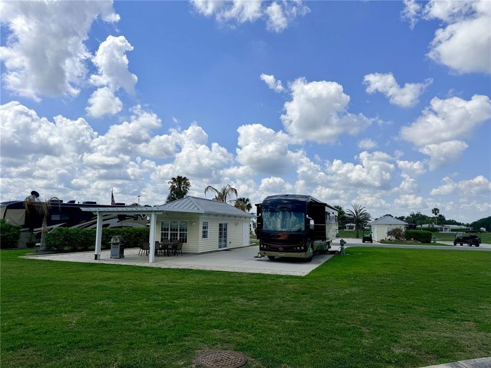 На продажу: $209,900 (0.24 acres)