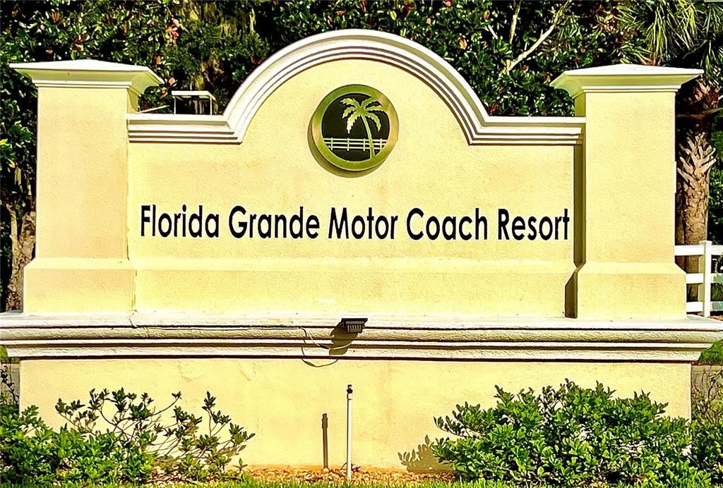 На продажу: $209,900 (0.24 acres)