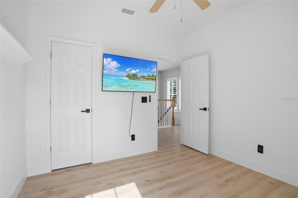 For Sale: $789,927 (3 beds, 2 baths, 1656 Square Feet)