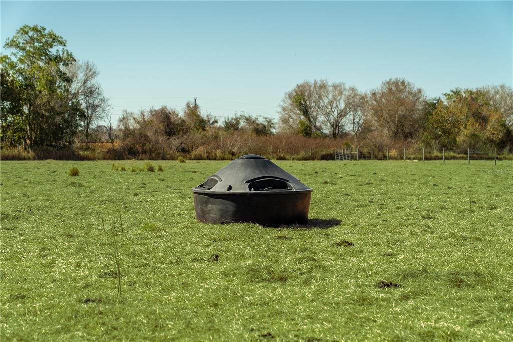 На продажу: $949,000 (52.21 acres)