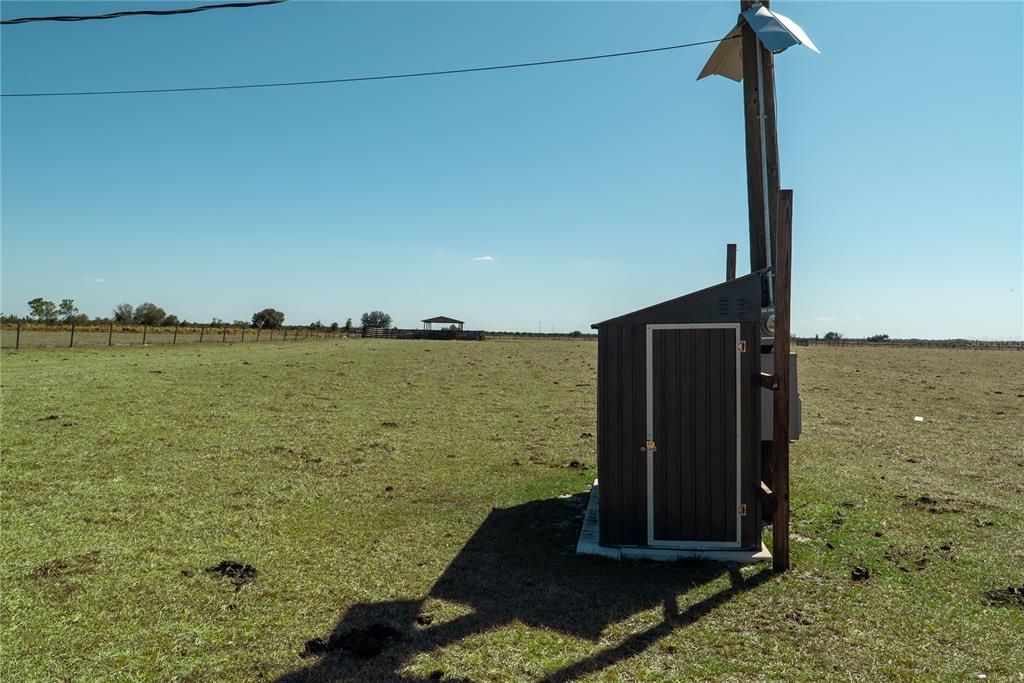 На продажу: $949,000 (52.21 acres)