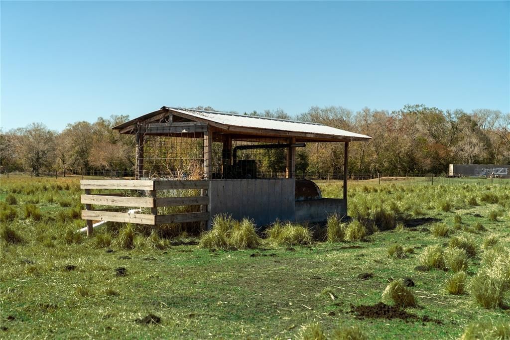 На продажу: $949,000 (52.21 acres)
