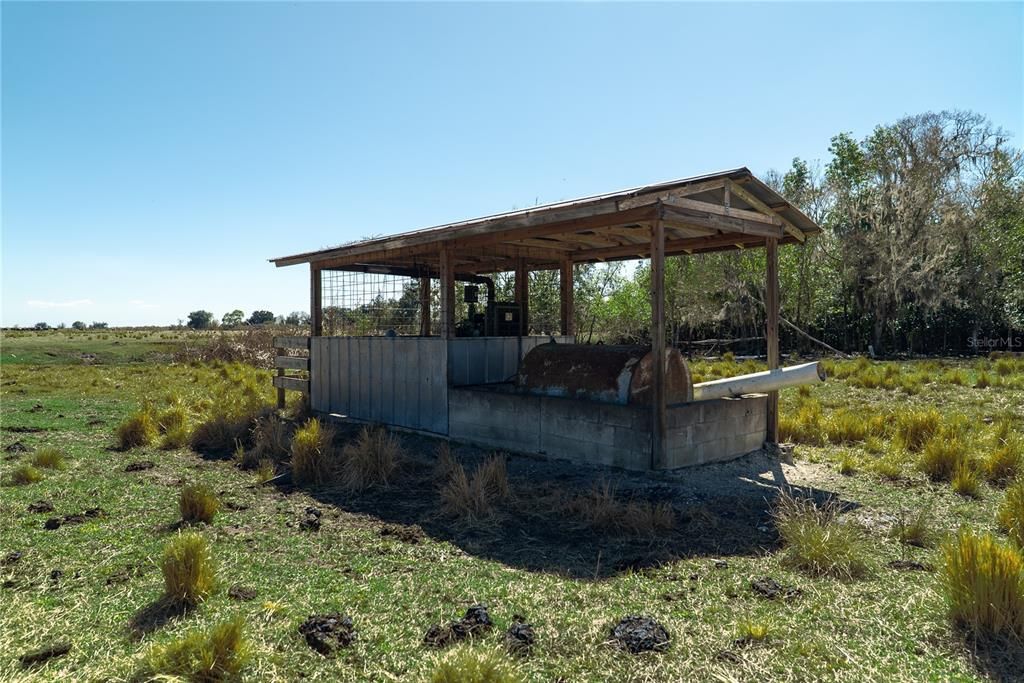 На продажу: $949,000 (52.21 acres)