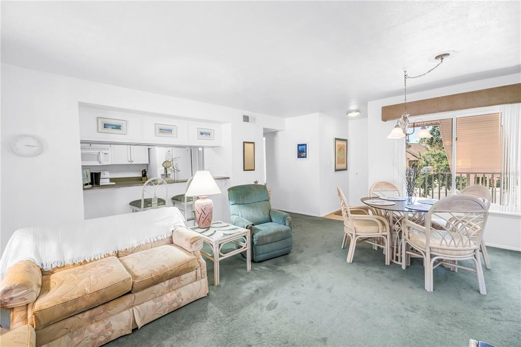 Activo con contrato: $149,000 (2 camas, 2 baños, 1100 Pies cuadrados)