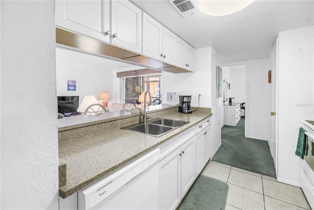 Activo con contrato: $149,000 (2 camas, 2 baños, 1100 Pies cuadrados)