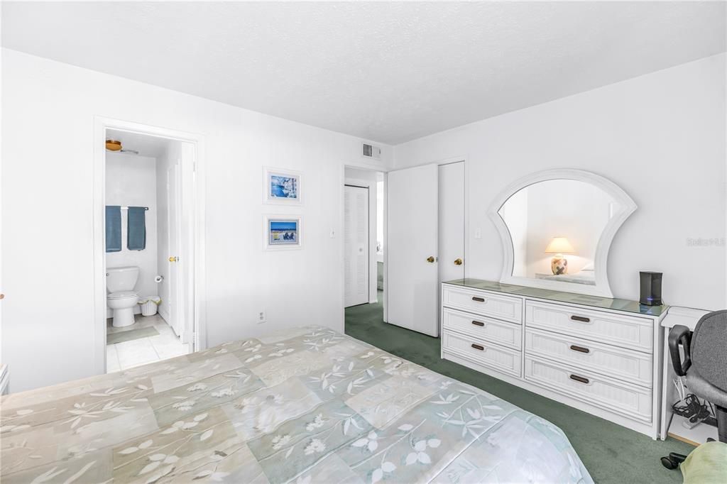 Activo con contrato: $149,000 (2 camas, 2 baños, 1100 Pies cuadrados)