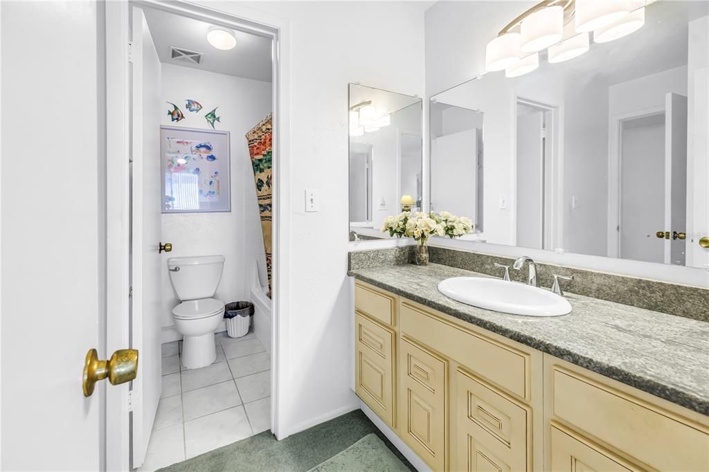 Activo con contrato: $149,000 (2 camas, 2 baños, 1100 Pies cuadrados)