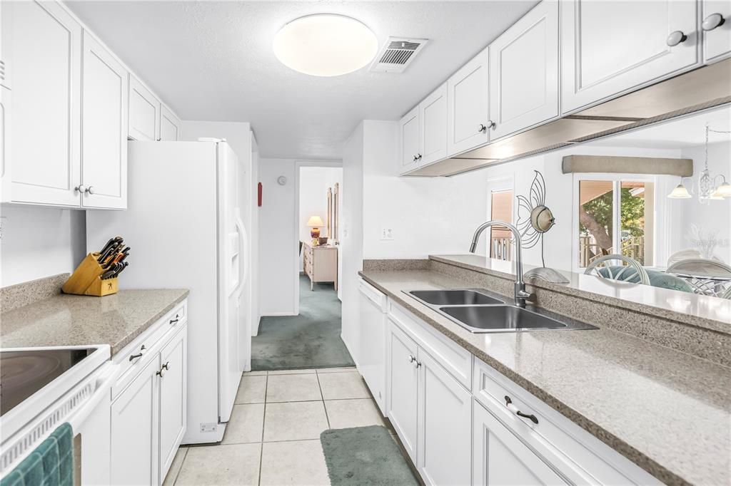 Activo con contrato: $149,000 (2 camas, 2 baños, 1100 Pies cuadrados)