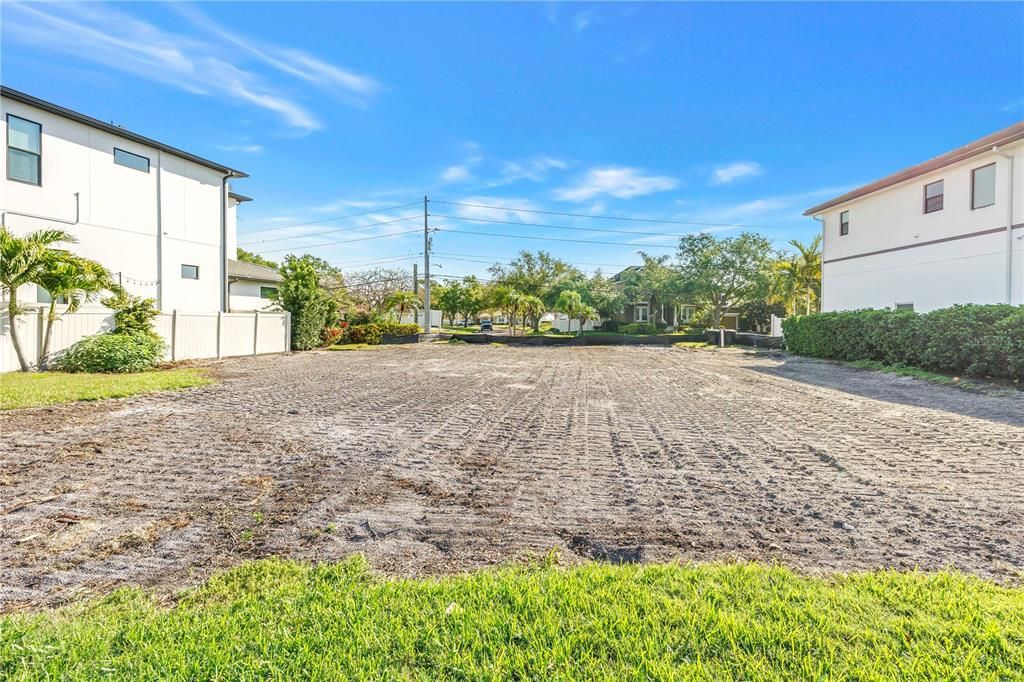 For Sale: $3,895,000 (5 beds, 5 baths, 4948 Square Feet)
