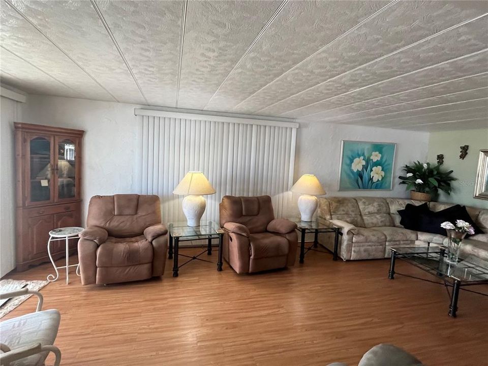 待售: $150,000 (2 贝兹, 2 浴室, 1152 平方英尺)