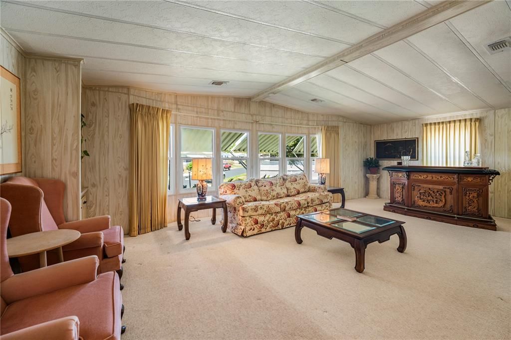 For Sale: $225,000 (3 beds, 2 baths, 1519 Square Feet)