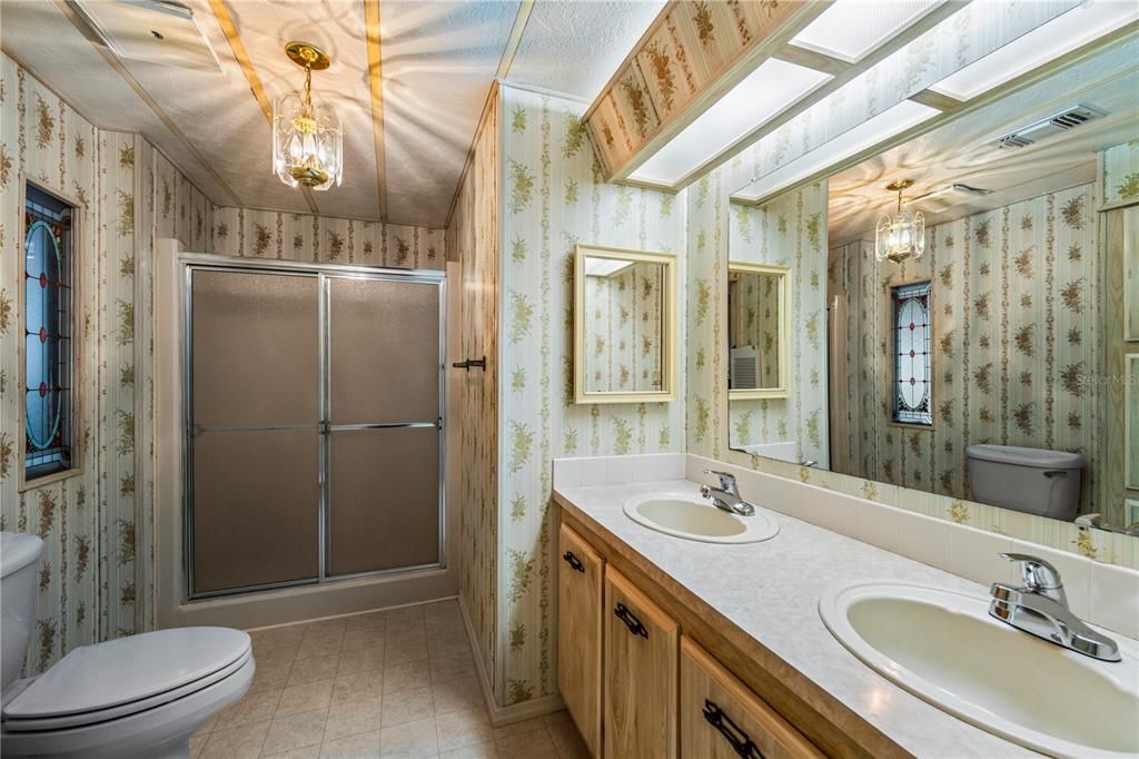 For Sale: $225,000 (3 beds, 2 baths, 1519 Square Feet)