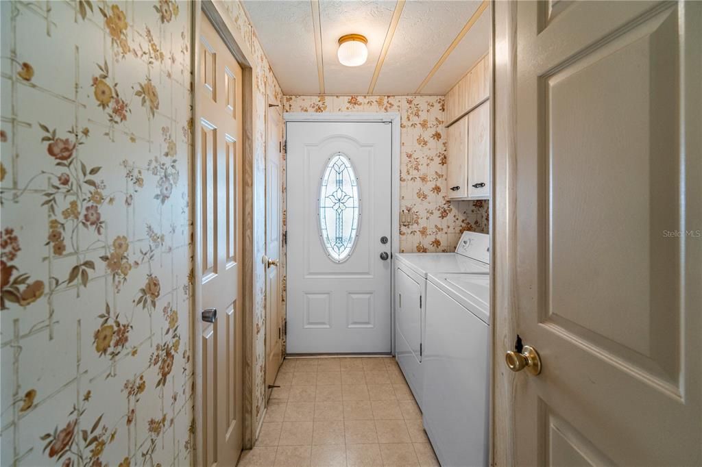 For Sale: $225,000 (3 beds, 2 baths, 1519 Square Feet)