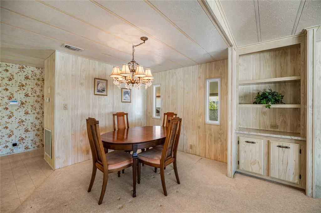 For Sale: $225,000 (3 beds, 2 baths, 1519 Square Feet)