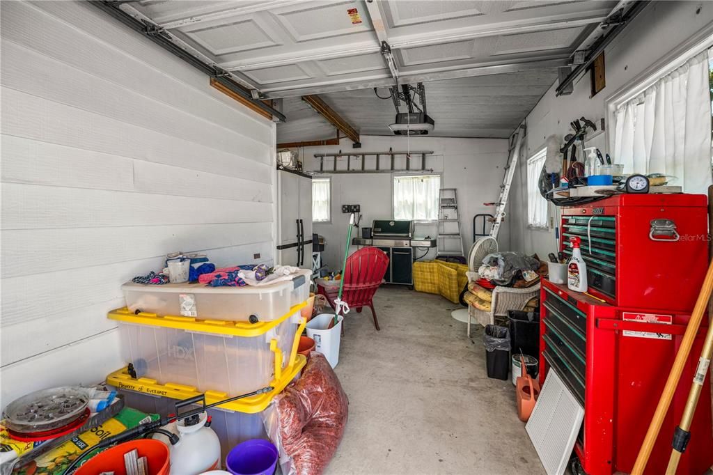 For Sale: $225,000 (3 beds, 2 baths, 1519 Square Feet)