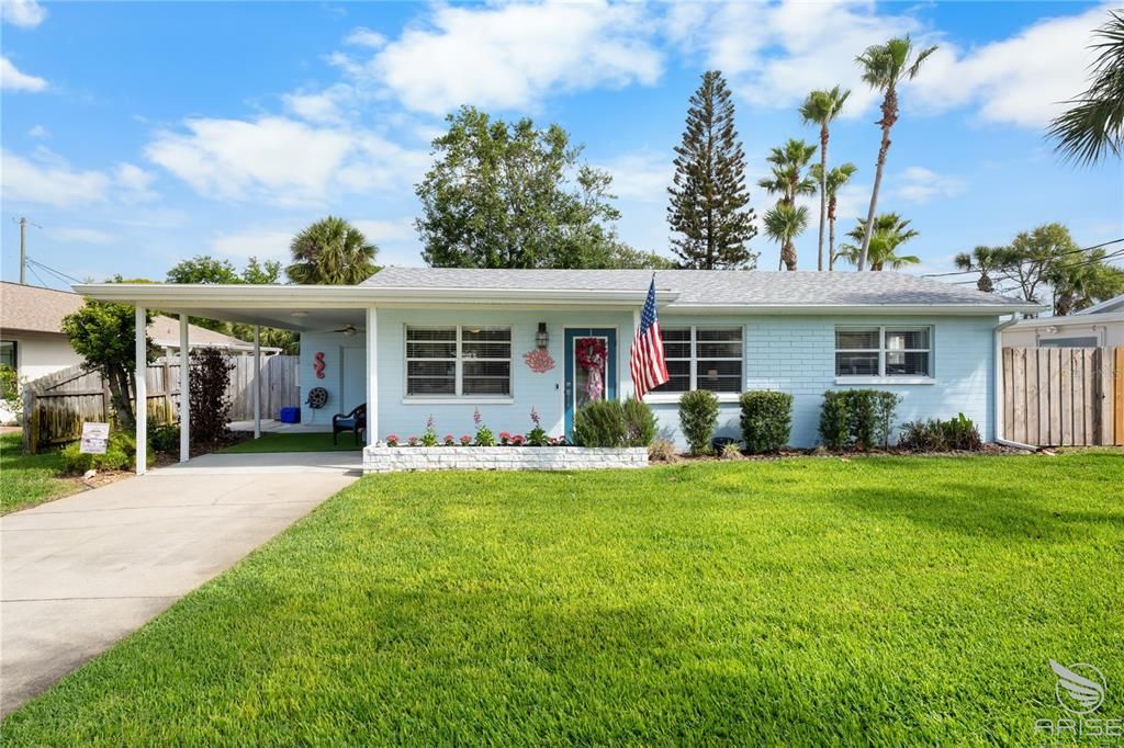 Active With Contract: $649,900 (2 beds, 1 baths, 1173 Square Feet)