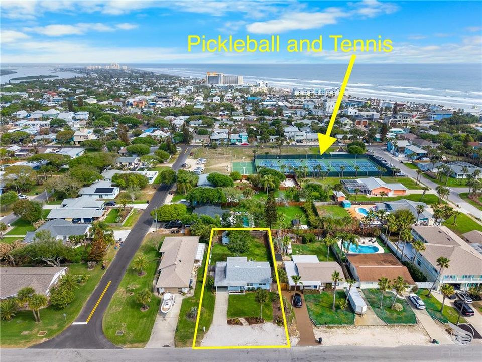 Active With Contract: $649,900 (2 beds, 1 baths, 1173 Square Feet)