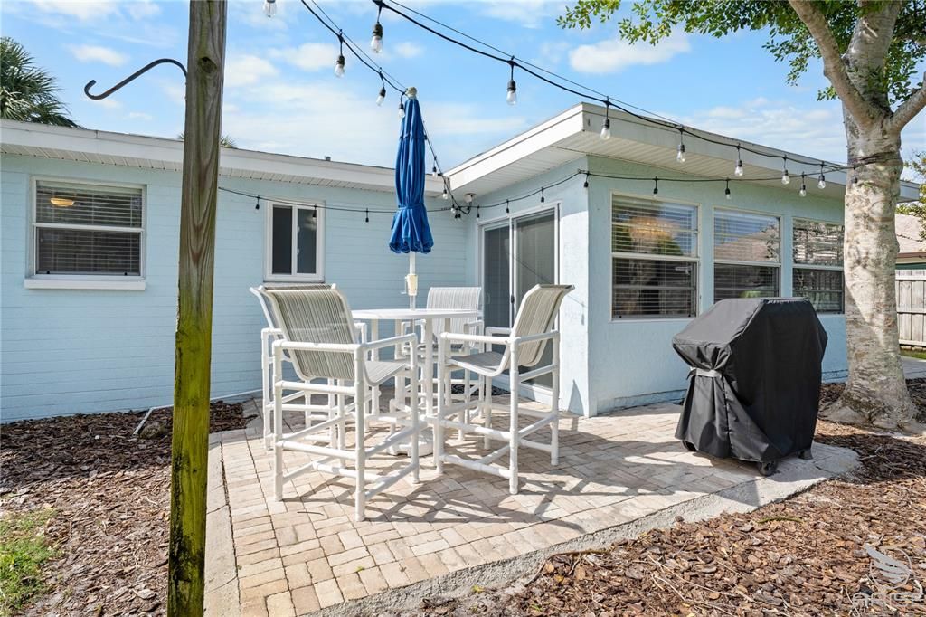 Active With Contract: $649,900 (2 beds, 1 baths, 1173 Square Feet)