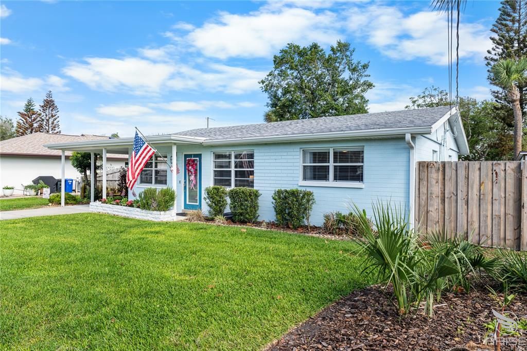 Active With Contract: $649,900 (2 beds, 1 baths, 1173 Square Feet)
