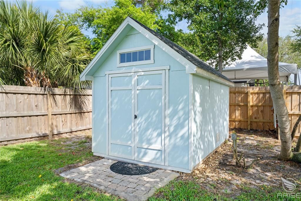 Active With Contract: $649,900 (2 beds, 1 baths, 1173 Square Feet)