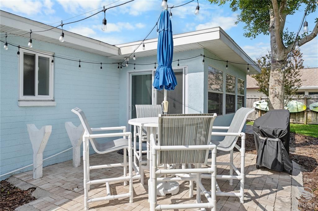 Active With Contract: $649,900 (2 beds, 1 baths, 1173 Square Feet)