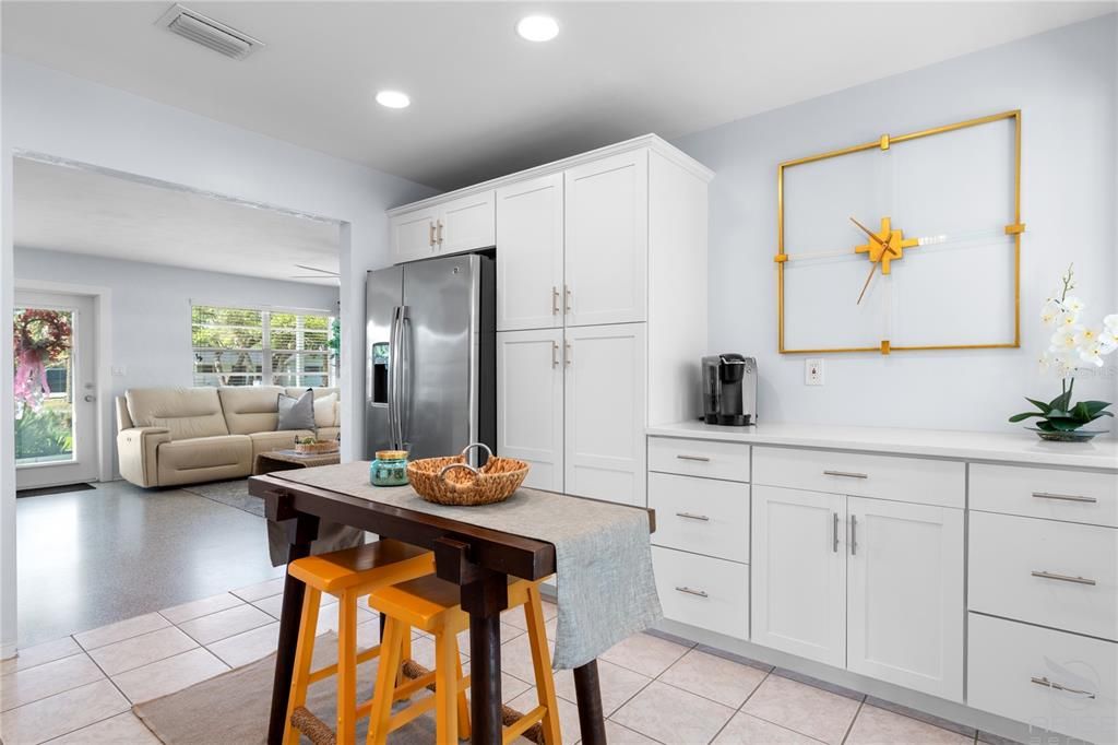 Active With Contract: $649,900 (2 beds, 1 baths, 1173 Square Feet)