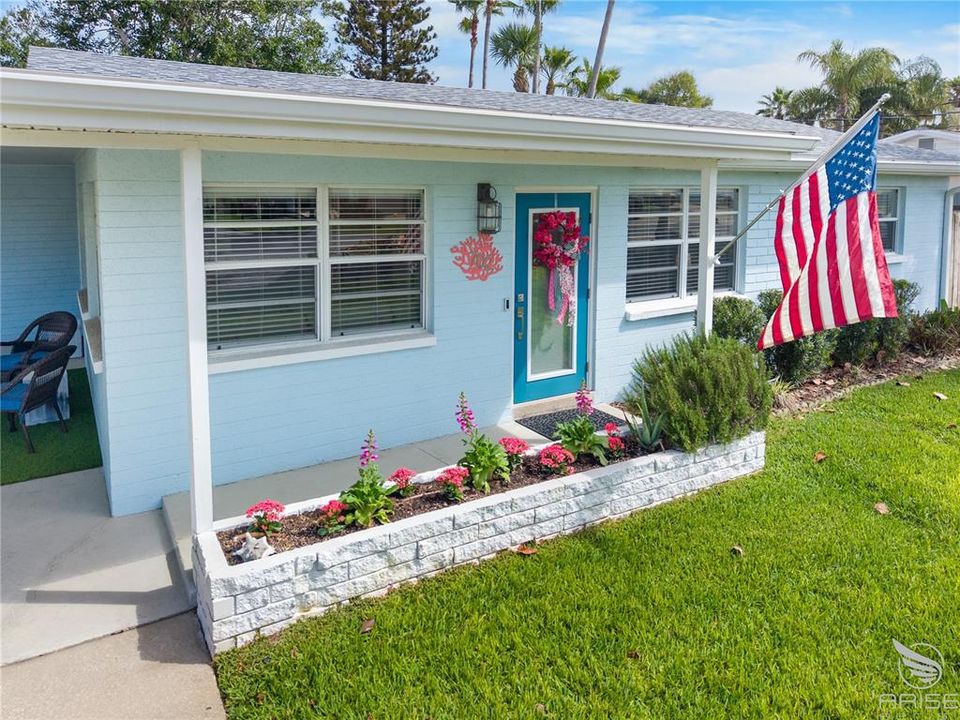 Active With Contract: $649,900 (2 beds, 1 baths, 1173 Square Feet)