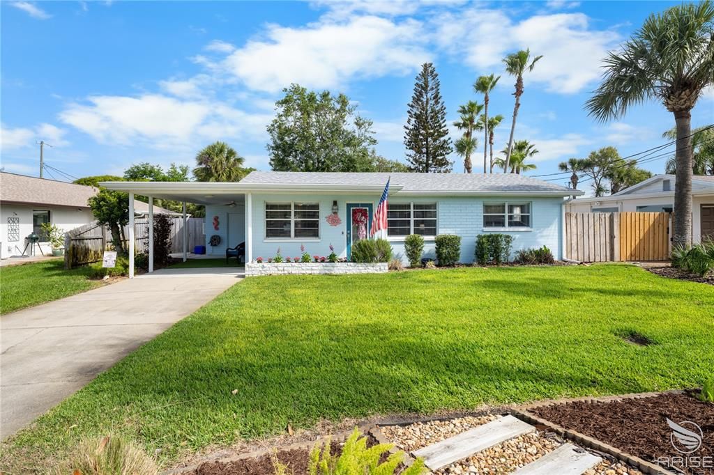Active With Contract: $649,900 (2 beds, 1 baths, 1173 Square Feet)