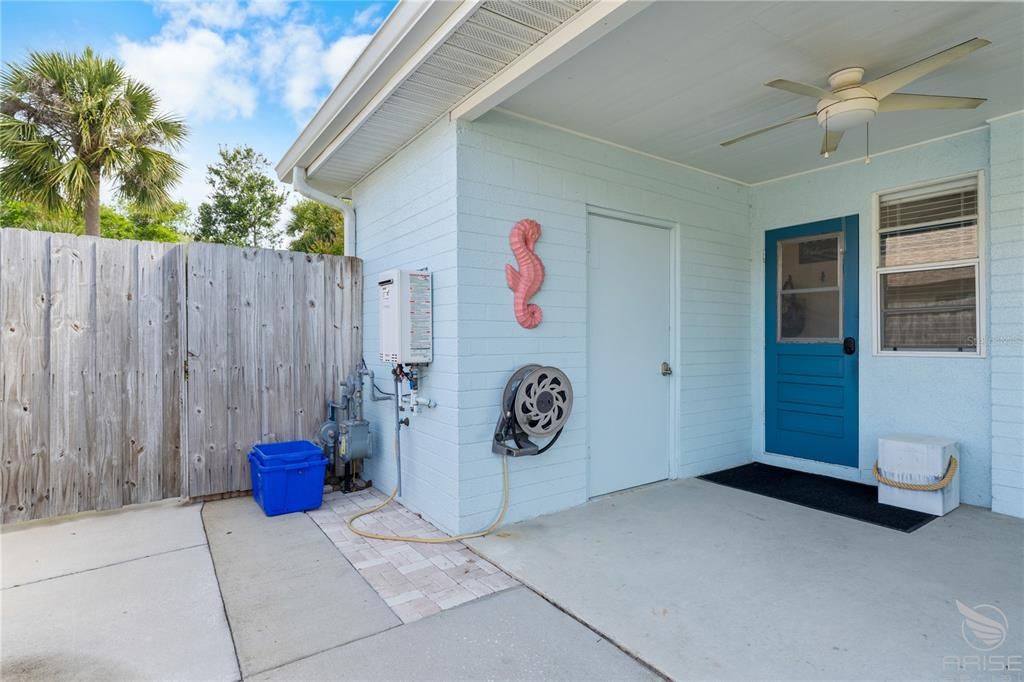 Active With Contract: $649,900 (2 beds, 1 baths, 1173 Square Feet)