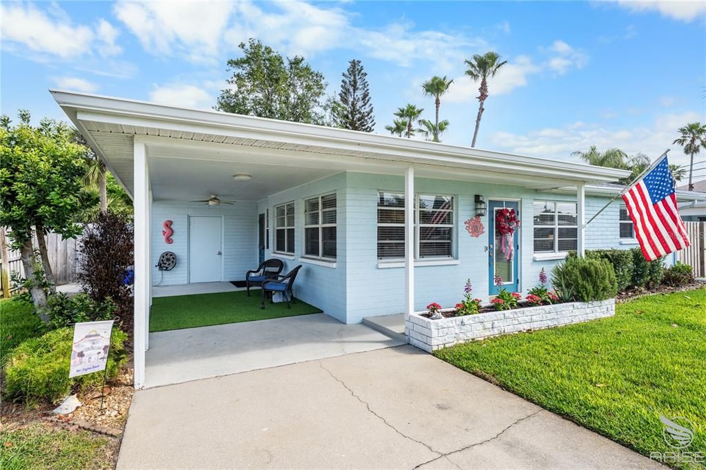 Active With Contract: $649,900 (2 beds, 1 baths, 1173 Square Feet)