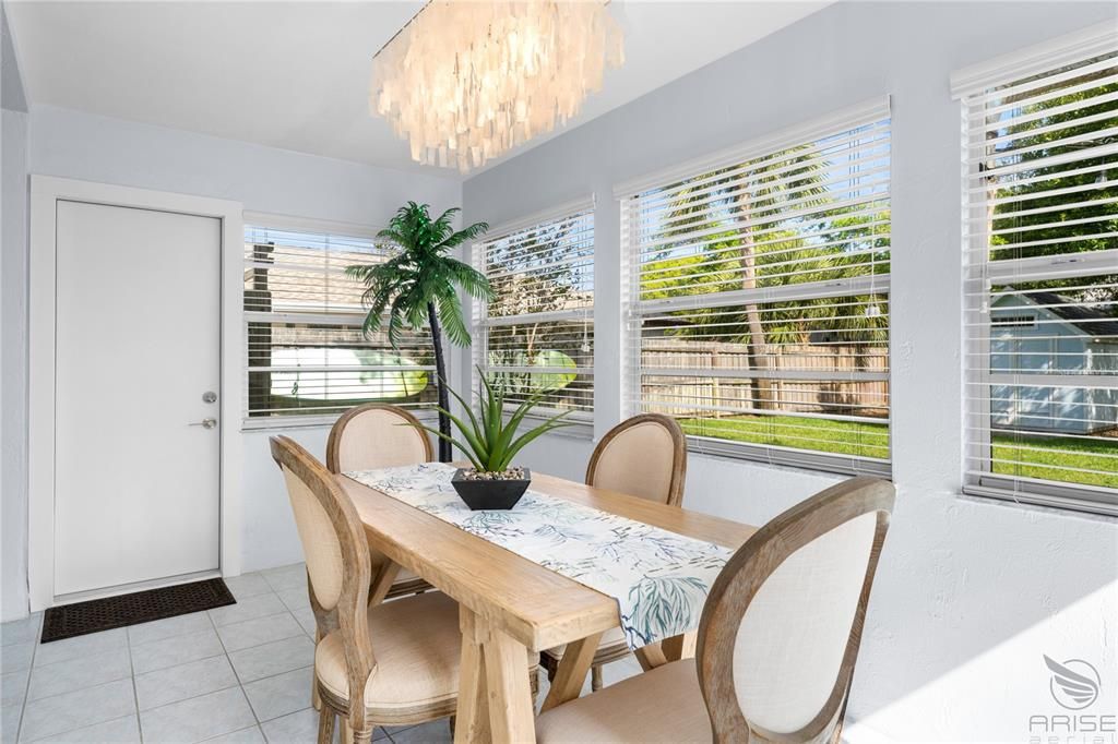 Active With Contract: $649,900 (2 beds, 1 baths, 1173 Square Feet)
