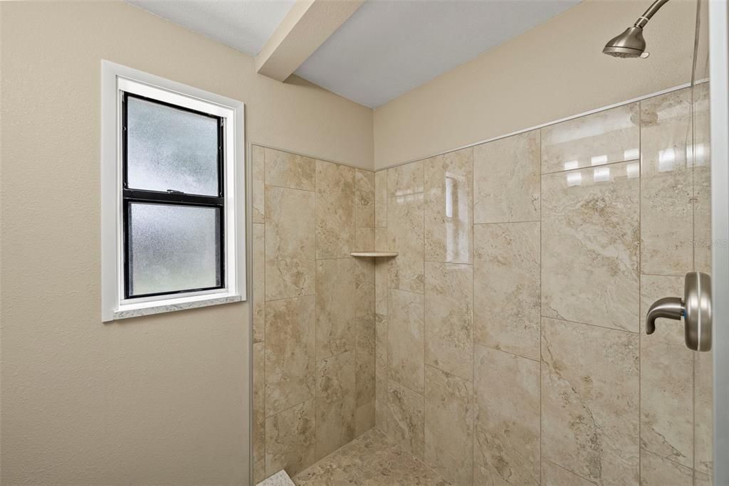 En Venta: $675,000 (6 camas, 0 baños, 2800 Pies cuadrados)