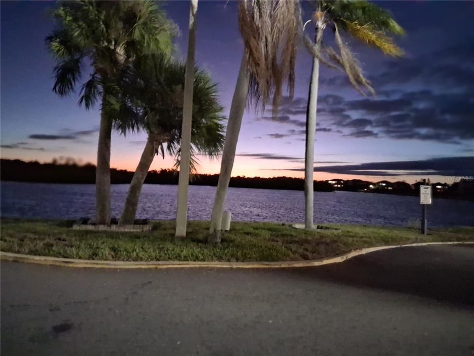 待售: $275,000 (1 贝兹, 1 浴室, 308 平方英尺)