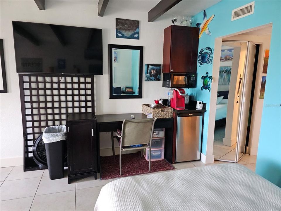 待售: $275,000 (1 贝兹, 1 浴室, 308 平方英尺)