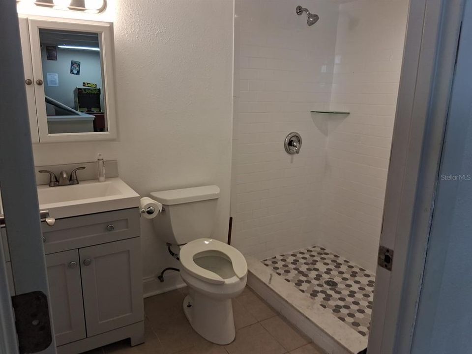 待售: $275,000 (1 贝兹, 1 浴室, 308 平方英尺)