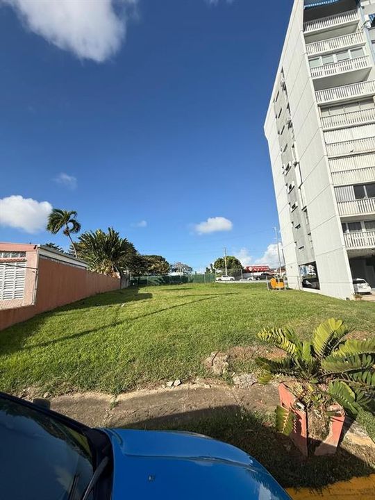合同活跃: $165,000 (0.15 acres)