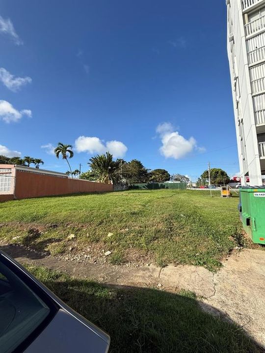 合同活跃: $165,000 (0.15 acres)